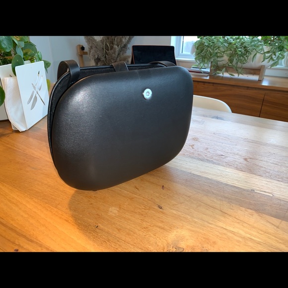 SOLD        COS  leather clutch/handbag - Picture 3 of 10